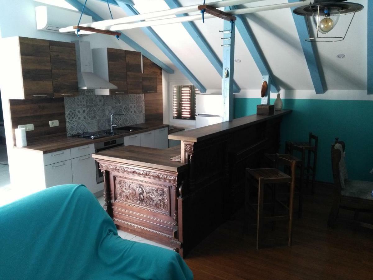 Apartment Buga สลาทิเน ภายนอก รูปภาพ