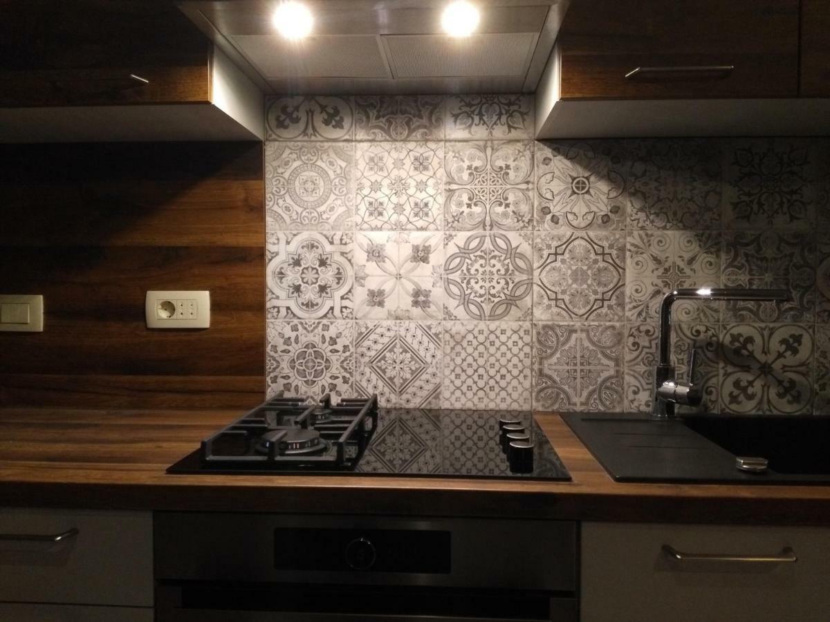 Apartment Buga สลาทิเน ภายนอก รูปภาพ