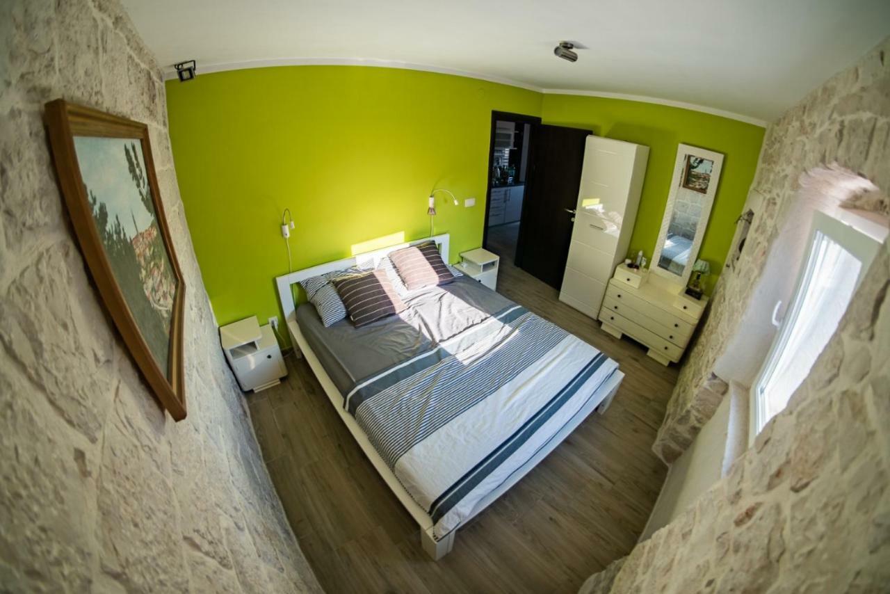 Apartment Buga สลาทิเน ภายนอก รูปภาพ